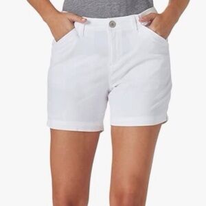 Lee Women’s Legendary White Regular Fit Mid Rise 5” Chino Short